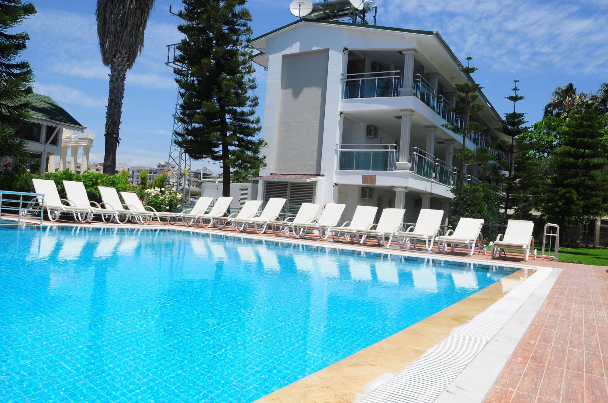 Clover Magic Altinkum Park Side